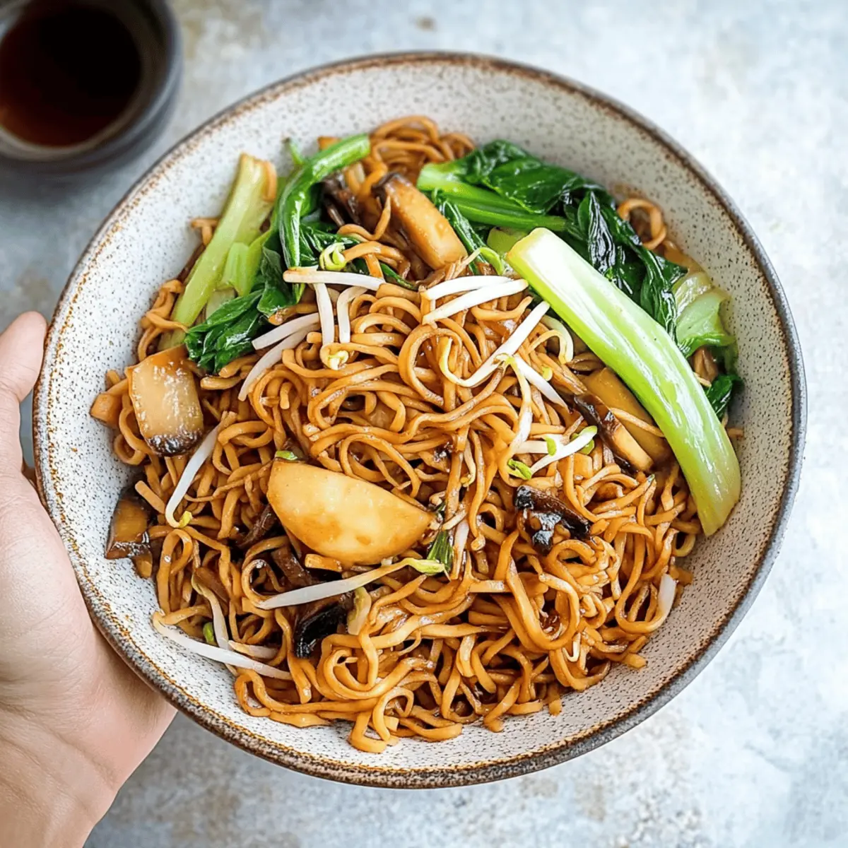 Easy Vegetarian Chow Mein You Can Whip Up in 15 Minutes