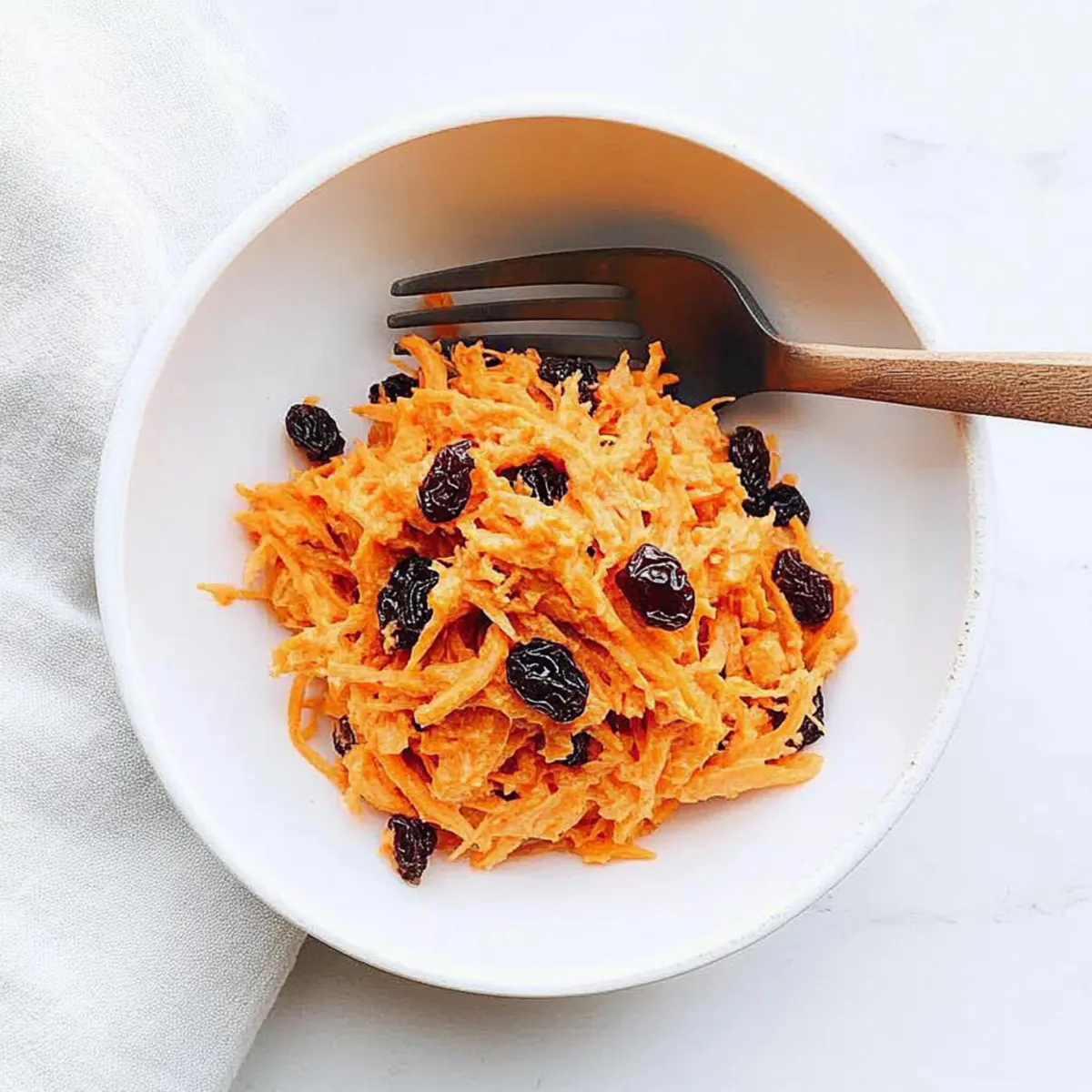 Vibrant Carrot and Raisin Salad for a Refreshing Side Dish